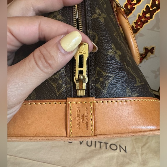 EUC Louis Vuitton Alma PM w/ Dust Bag & COA - Picture 9 of 17